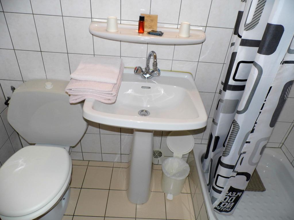 Hotel Des Touristes Pierrefitte-Nestalas Buitenkant foto